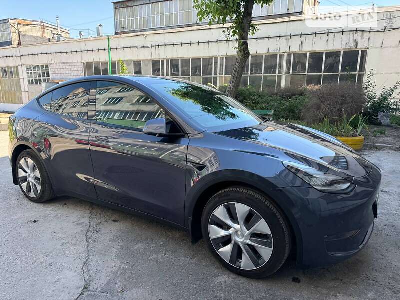 Tesla Model Y 2021