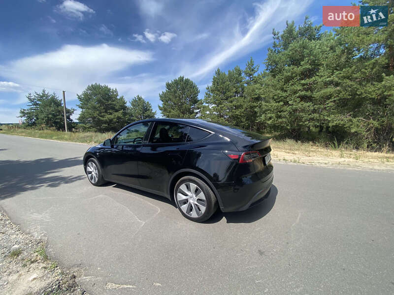 Внедорожник / Кроссовер Tesla Model Y 2023 в Киеве
