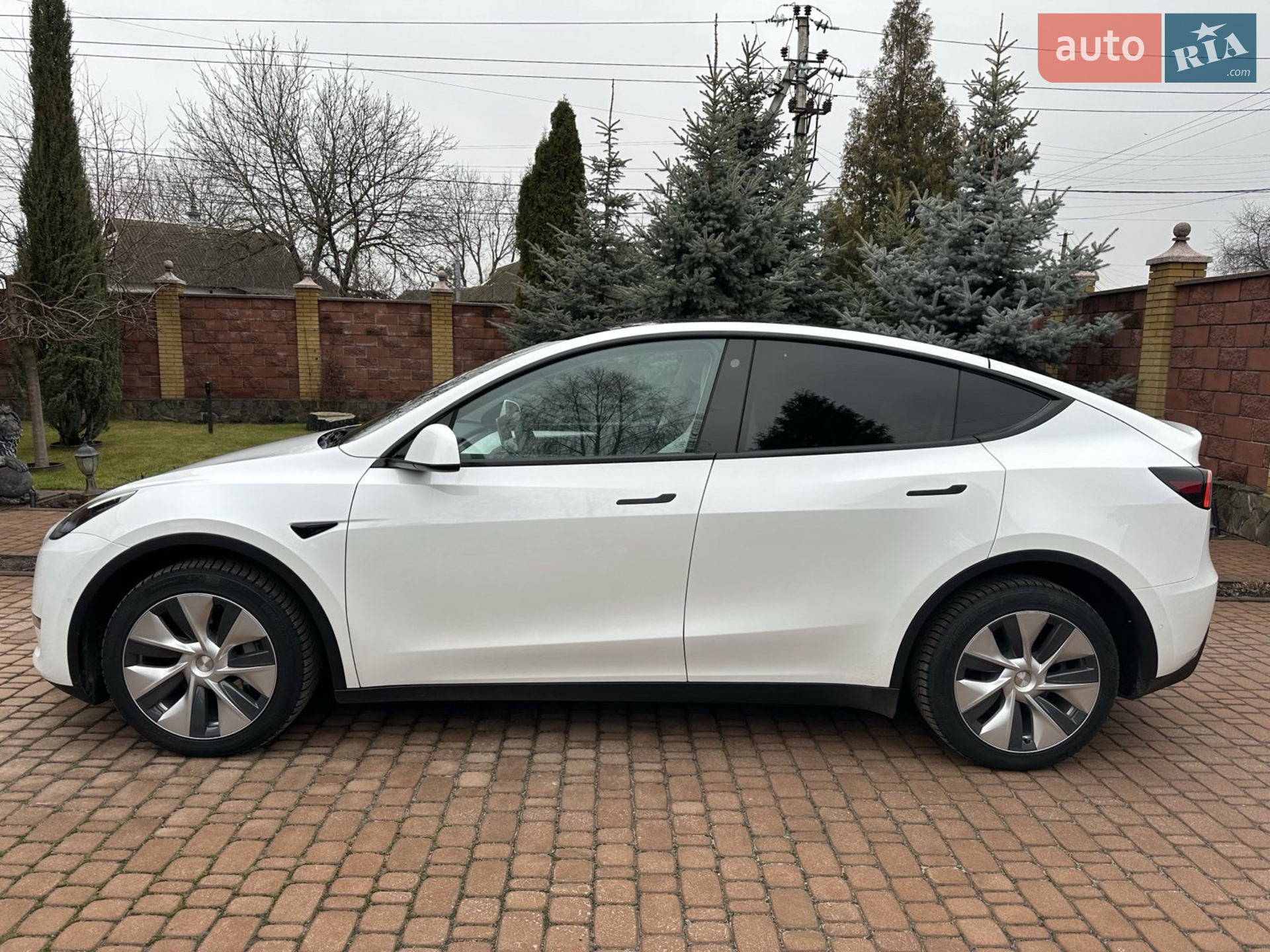 2022 Tesla Model Y - мініатюра 3
