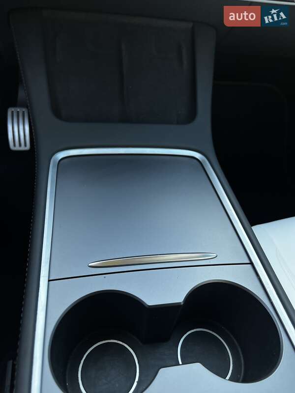 Внедорожник / Кроссовер Tesla Model Y 2023 в Киеве фото 12 Внедорожник / Кроссовер Tesla Model Y 2023 в Киеве