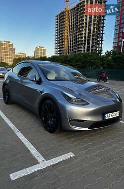 Внедорожник / Кроссовер Tesla Model Y 2023 в 
