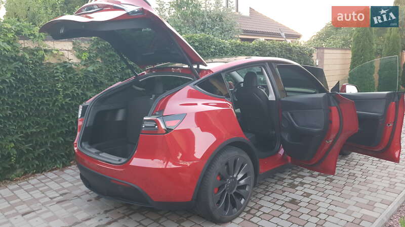 Позашляховик / Кросовер Tesla Model Y 2020 в Києві