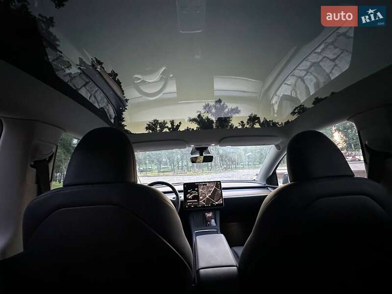 Внедорожник / Кроссовер Tesla Model Y 2023 в Киеве