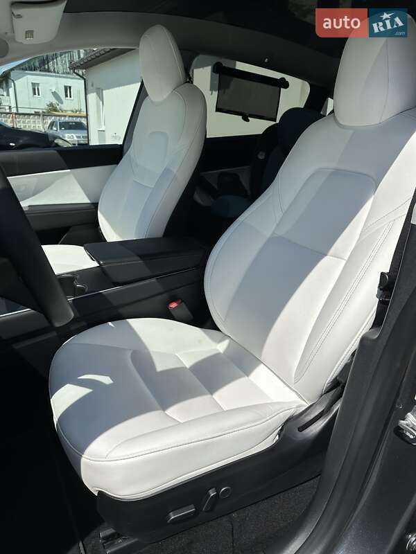 Внедорожник / Кроссовер Tesla Model Y 2020 в Львове