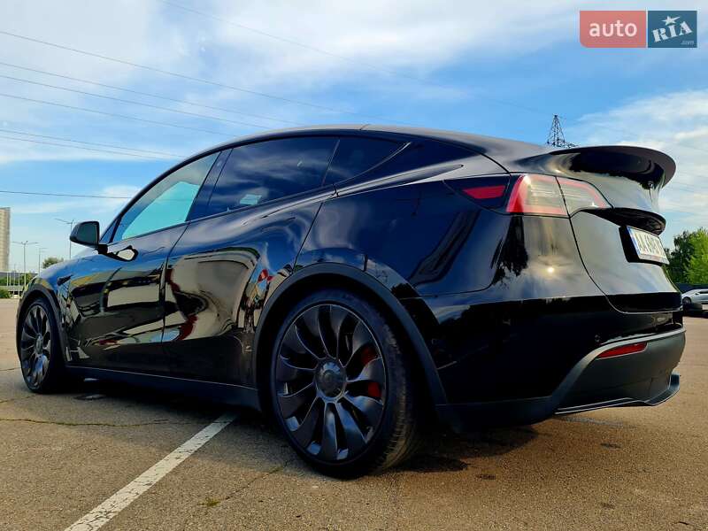 Позашляховик / Кросовер Tesla Model Y 2021 в Києві