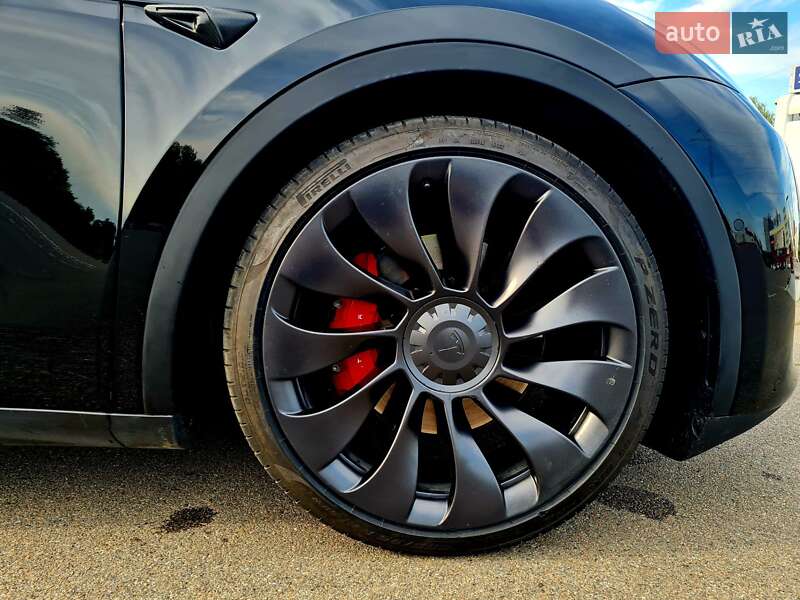 Позашляховик / Кросовер Tesla Model Y 2021 в Києві