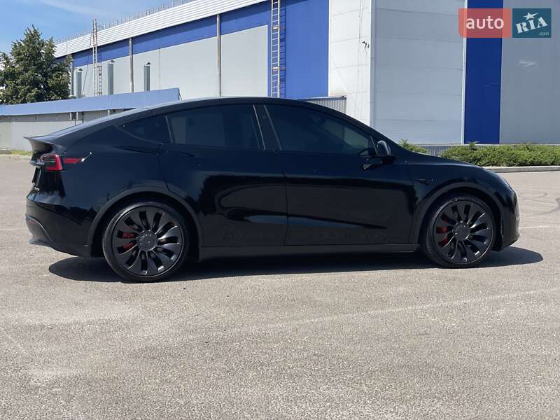 Внедорожник / Кроссовер Tesla Model Y 2023 в Днепре