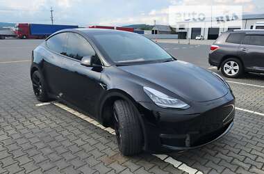 Позашляховик / Кросовер Tesla Model Y 2022 в Чернівцях