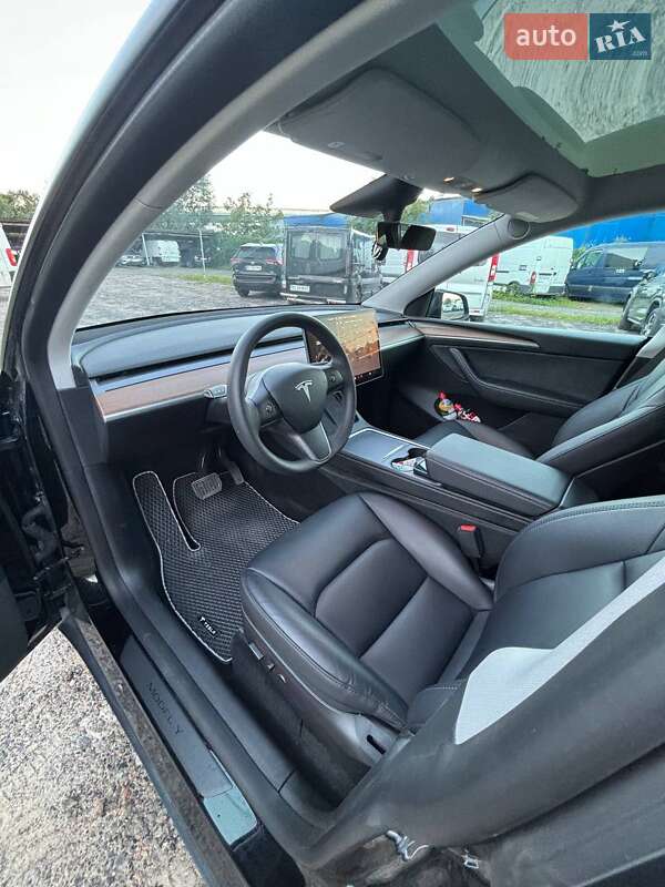 Внедорожник / Кроссовер Tesla Model Y 2023 в Львове
