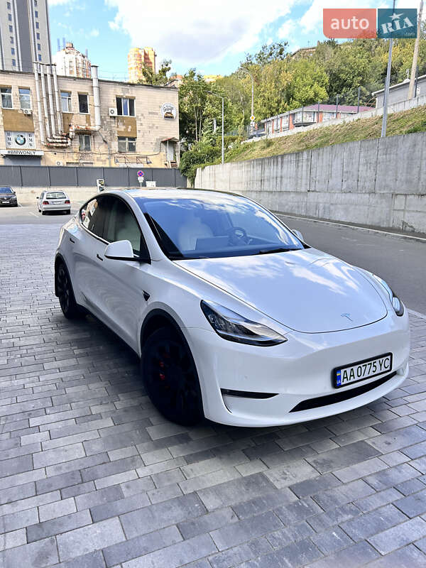 Внедорожник / Кроссовер Tesla Model Y 2022 в Киеве