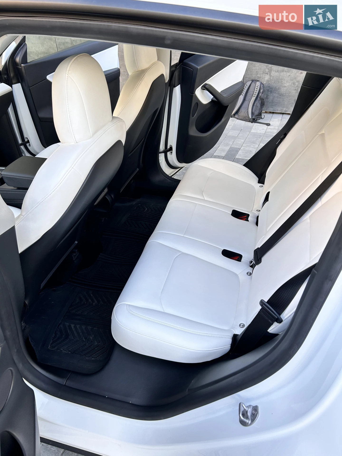 2022 Tesla Model Y - мініатюра 8