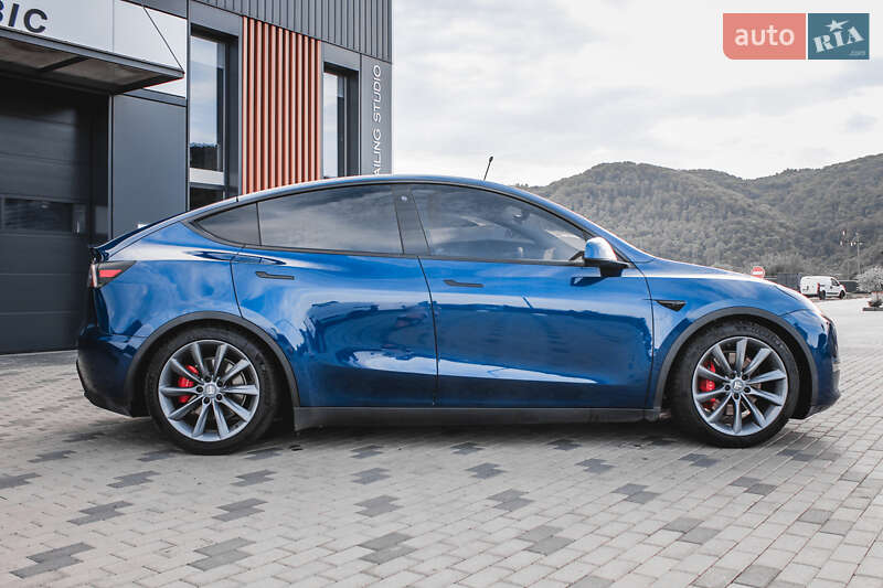 Внедорожник / Кроссовер Tesla Model Y 2020 в Хусте