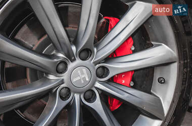 Внедорожник / Кроссовер Tesla Model Y 2020 в 