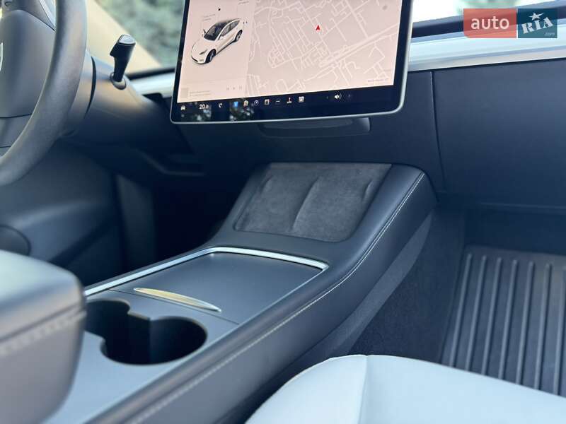 Позашляховик / Кросовер Tesla Model Y 2021 в Львові