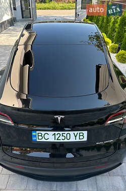 Tesla Model Y 2021