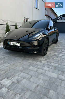Tesla Model Y 2021