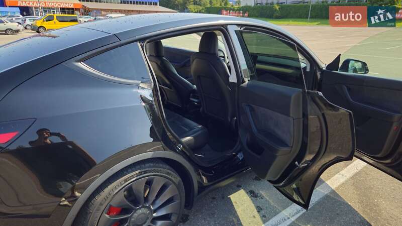 Внедорожник / Кроссовер Tesla Model Y 2021 в Львове