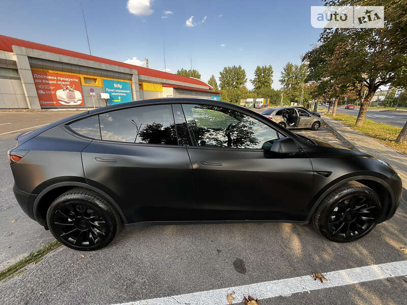 Внедорожник / Кроссовер Tesla Model Y 2023 в Львове