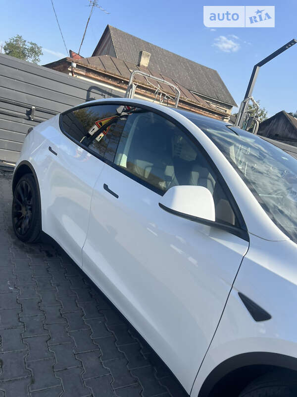 Позашляховик / Кросовер Tesla Model Y 2022 в Чернівцях фото 26 Позашляховик / Кросовер Tesla Model Y 2022 в Чернівцях