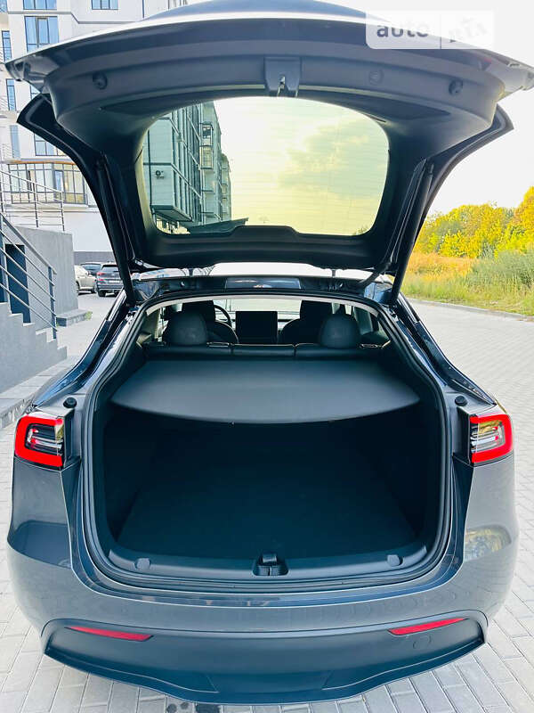Внедорожник / Кроссовер Tesla Model Y 2022 в Ровно
