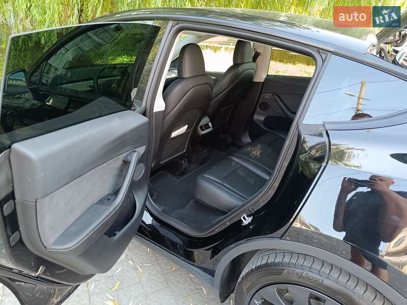 Позашляховик / Кросовер Tesla Model Y 2023 в Львові