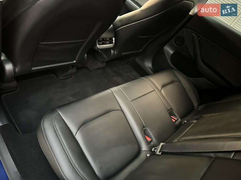 Позашляховик / Кросовер Tesla Model Y 2023 в Дніпрі