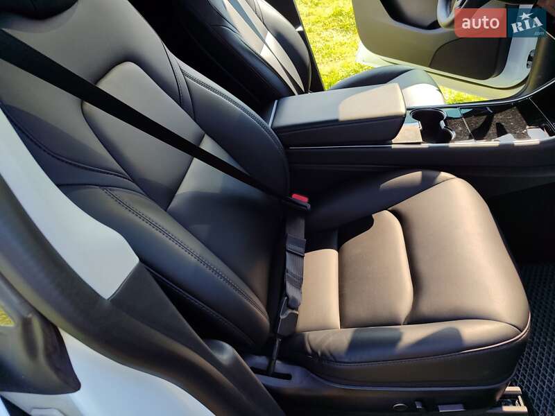 Внедорожник / Кроссовер Tesla Model Y 2020 в Каменец-Подольском