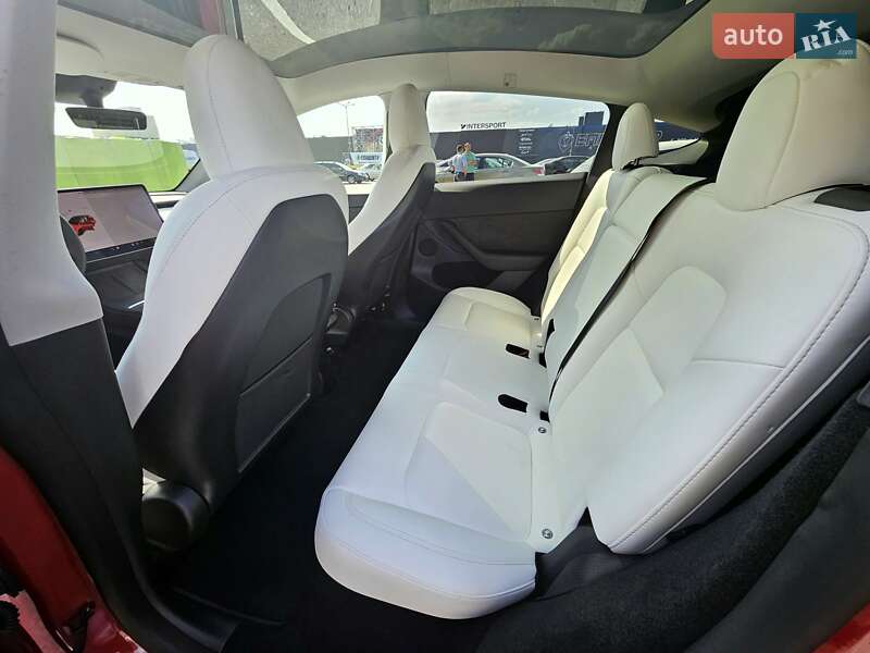 Позашляховик / Кросовер Tesla Model Y 2023 в Києві