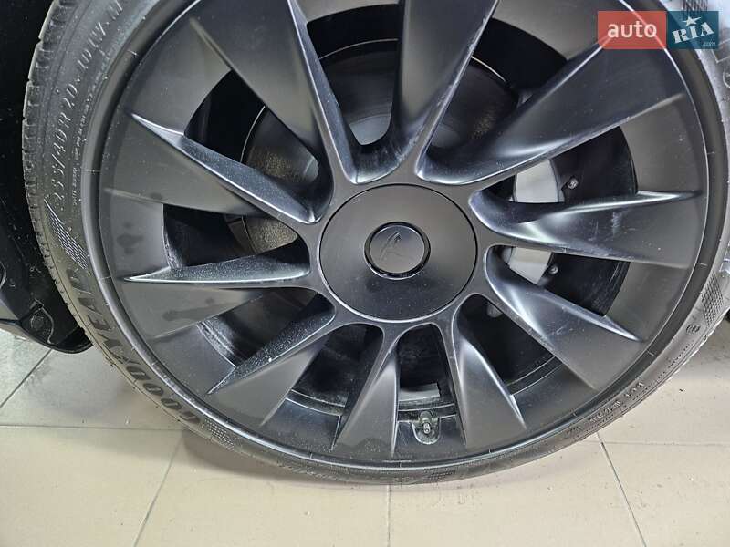 Позашляховик / Кросовер Tesla Model Y 2023 в Києві