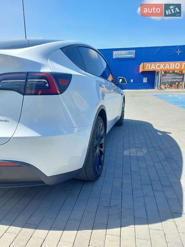 Внедорожник / Кроссовер Tesla Model Y 2023 в Калуше