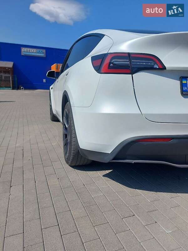 Внедорожник / Кроссовер Tesla Model Y 2023 в Калуше