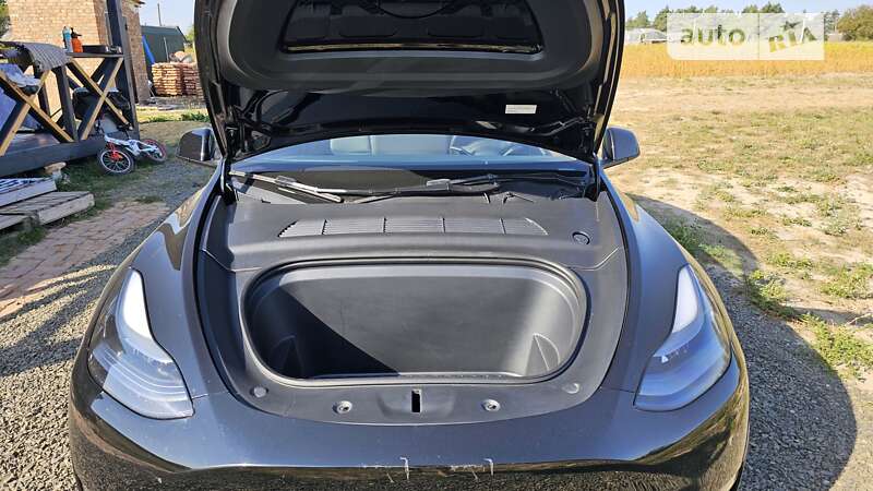 Позашляховик / Кросовер Tesla Model Y 2023 в Луцьку