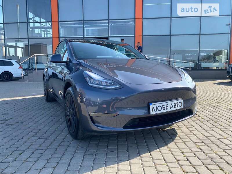 Tesla Model Y 