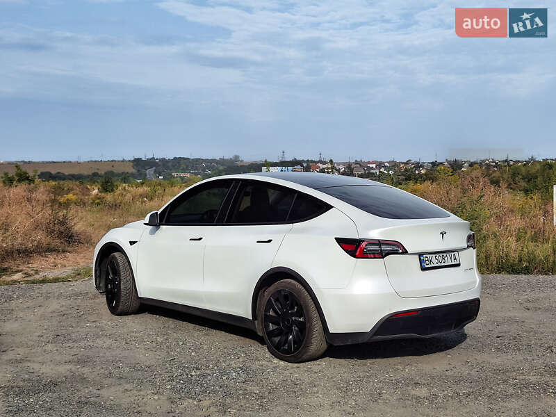 Внедорожник / Кроссовер Tesla Model Y 2020 в Ровно
