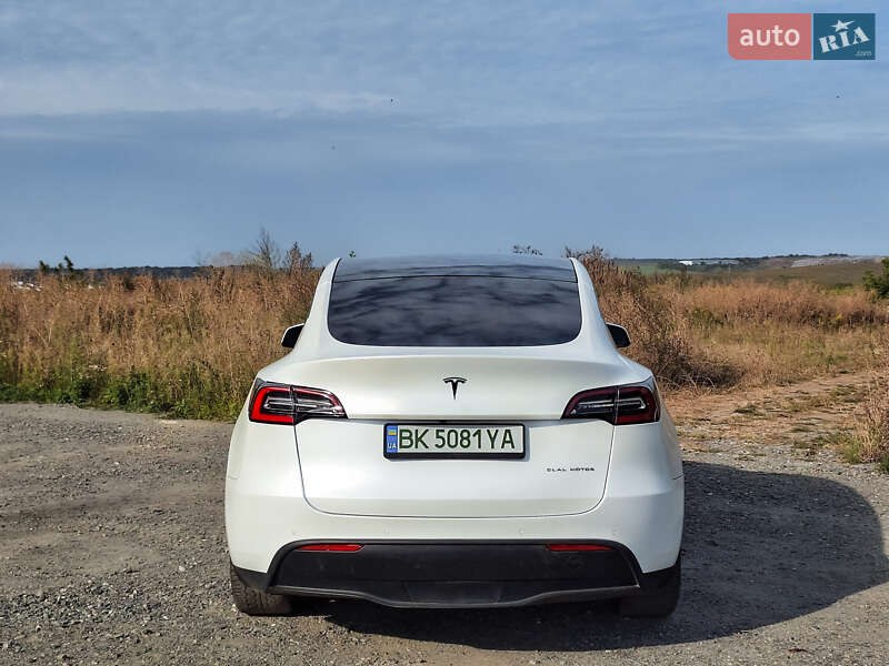 Внедорожник / Кроссовер Tesla Model Y 2020 в Ровно