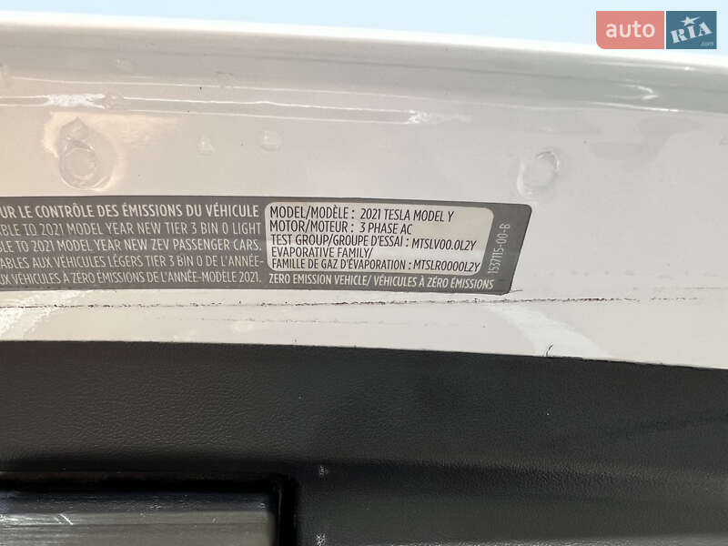 Внедорожник / Кроссовер Tesla Model Y 2021 в Киеве