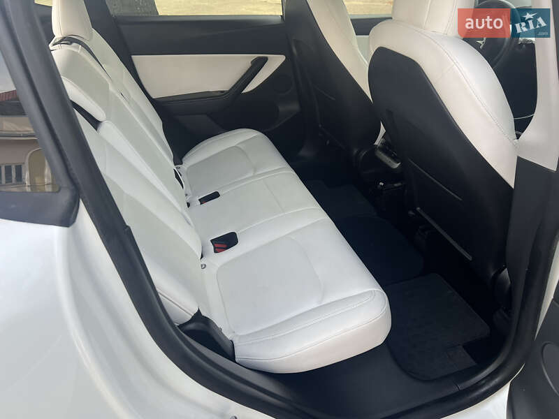 Внедорожник / Кроссовер Tesla Model Y 2020 в Тернополе