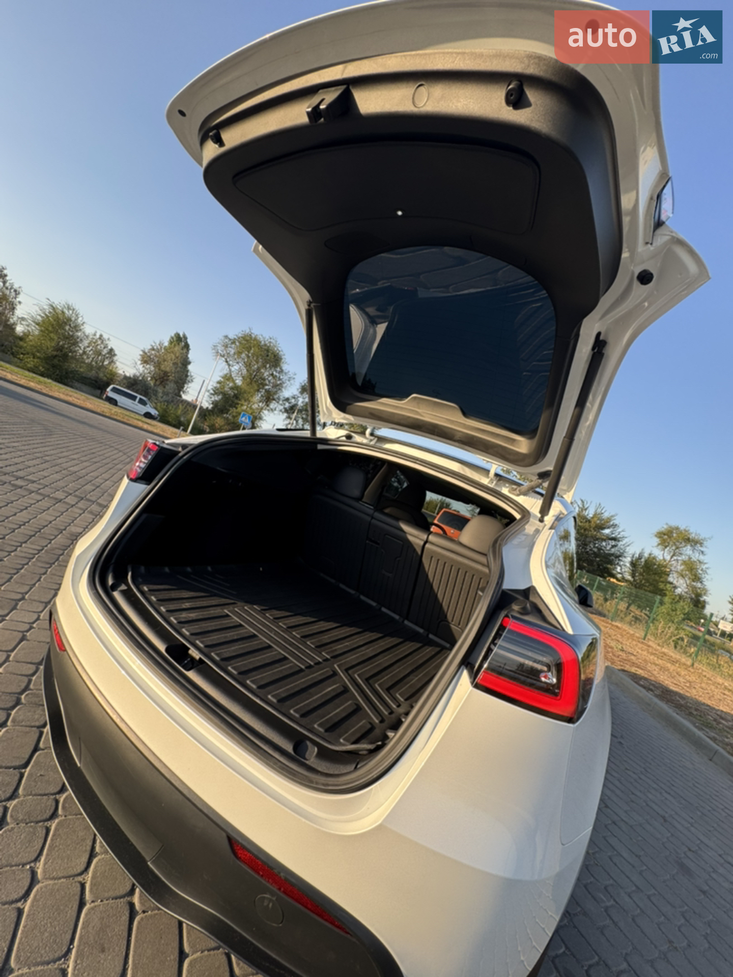 2023 Tesla Model Y - мініатюра 5