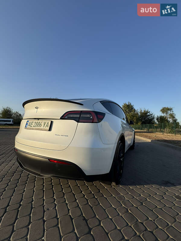 Позашляховик / Кросовер Tesla Model Y 2023 в Дніпрі