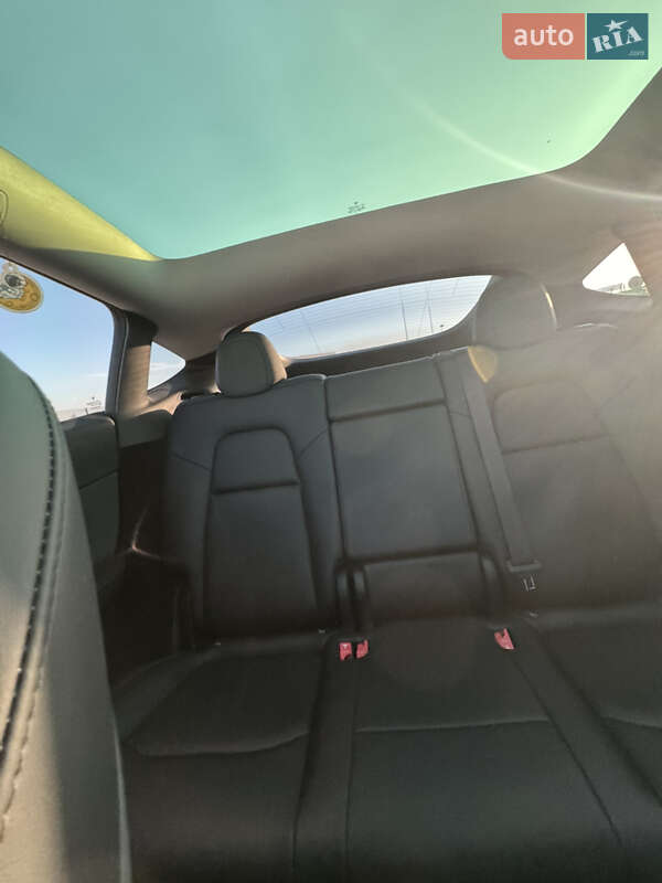 Позашляховик / Кросовер Tesla Model Y 2023 в Дніпрі