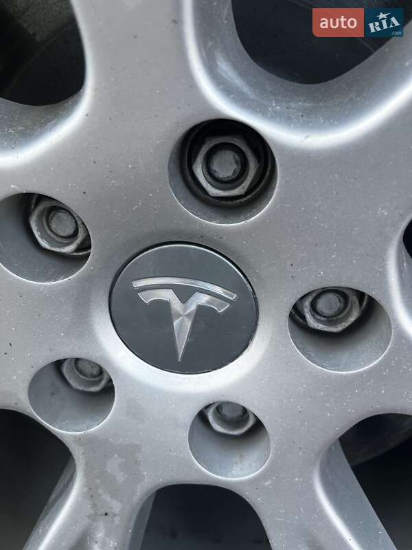 Внедорожник / Кроссовер Tesla Model Y 2021 в Львове