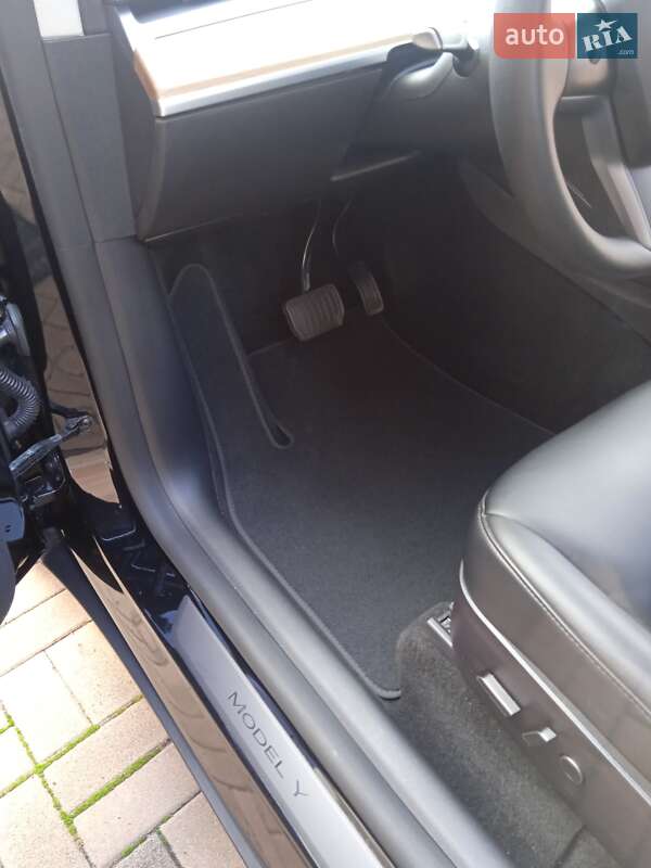 Внедорожник / Кроссовер Tesla Model Y 2022 в Костополе