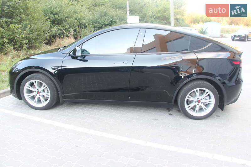Внедорожник / Кроссовер Tesla Model Y 2021 в Львове