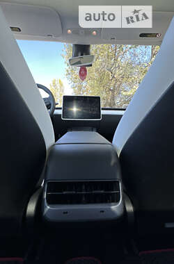 Внедорожник / Кроссовер Tesla Model Y 2022 в 
