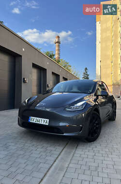 Tesla Model Y 2021