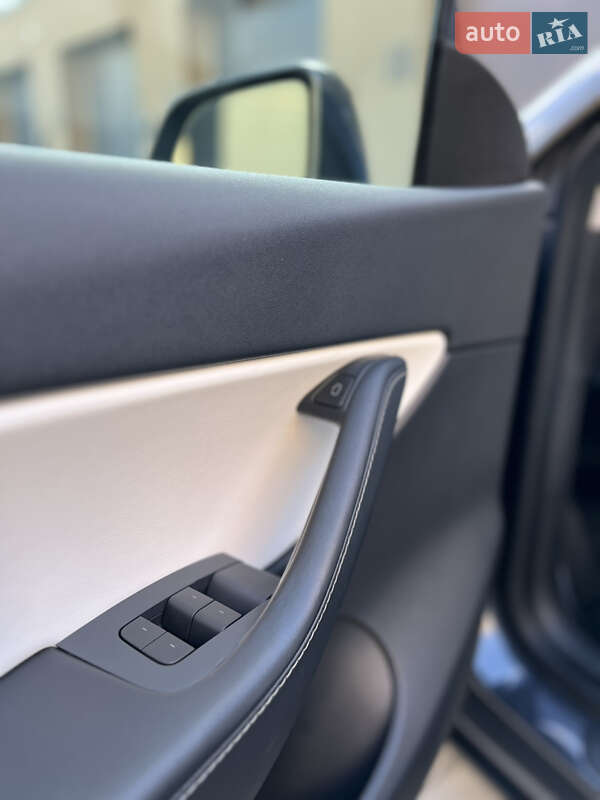 Внедорожник / Кроссовер Tesla Model Y 2021 в Каменец-Подольском