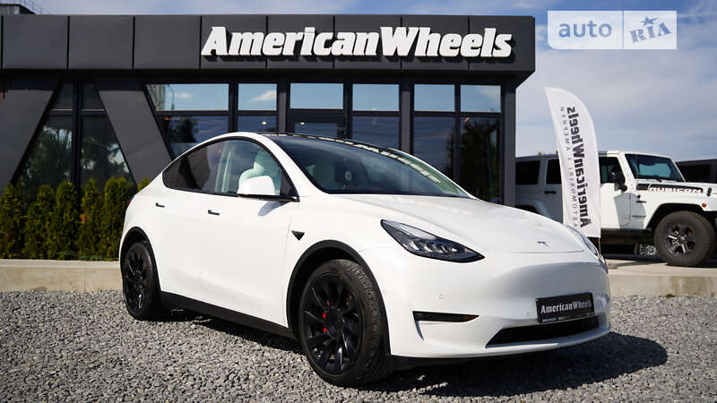 Позашляховик / Кросовер Tesla Model Y 2021 в Чернівцях