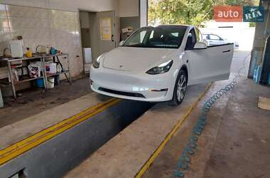 Внедорожник / Кроссовер Tesla Model Y 2021 в 