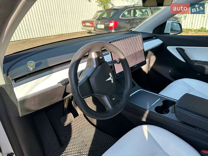 Внедорожник / Кроссовер Tesla Model Y 2021 в Ивано-Франковске