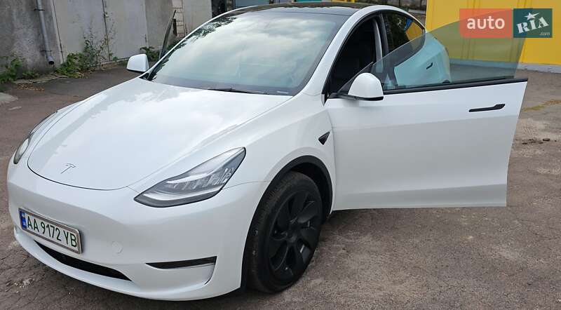 Позашляховик / Кросовер Tesla Model Y 2023 в Києві